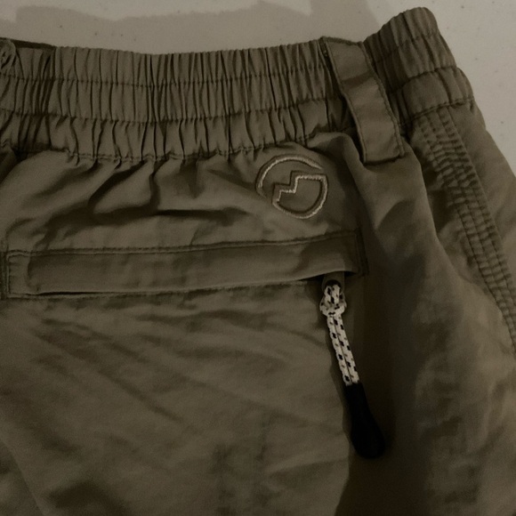 Magellan Outdoors Shorts Fish Gear Water Repellant Tan Kid’s Size Large (14-16) - Picture 6 of 11